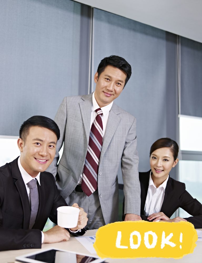 Inside HOIIY Singapore: A modern office setting where the team highlights our new mission to eliminate chemical coatings with the 8L Glass Air Fryer.